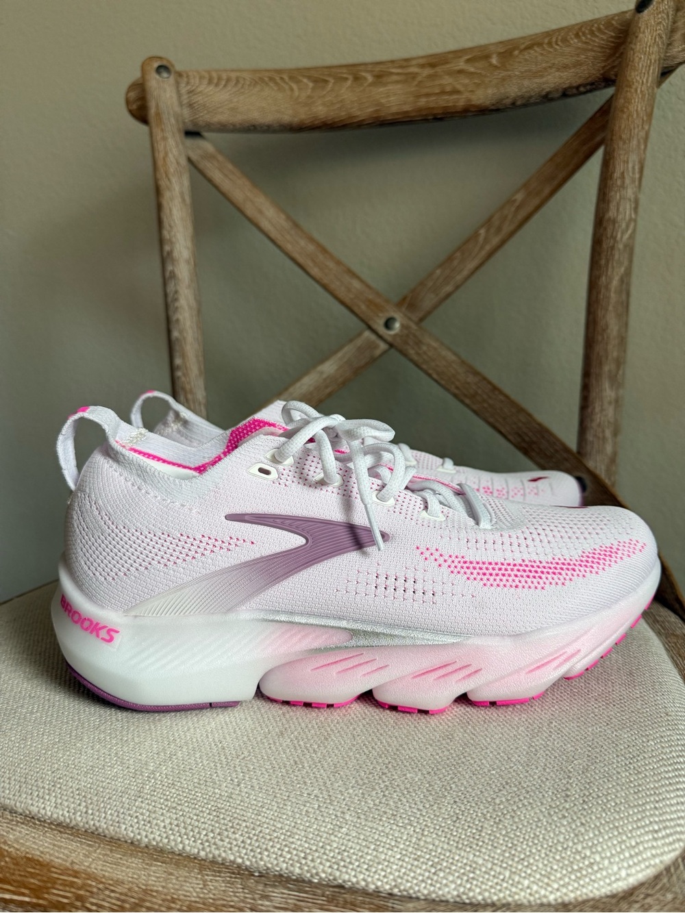 Brooks Glycerin Flex Sneakers Color White / Cyber Pink / Argyle - Picture 7 of 8